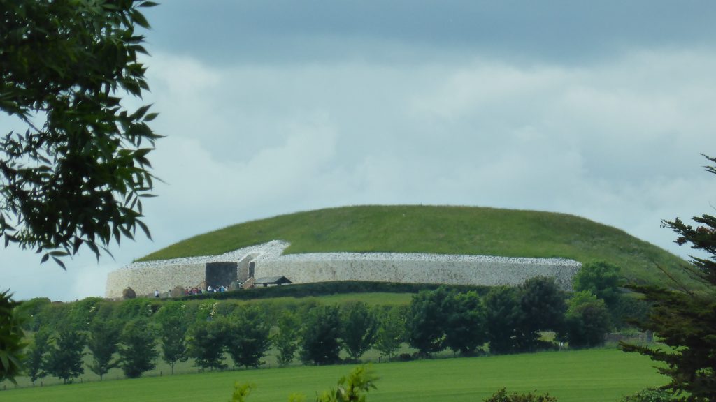 P1090425 Newgrange